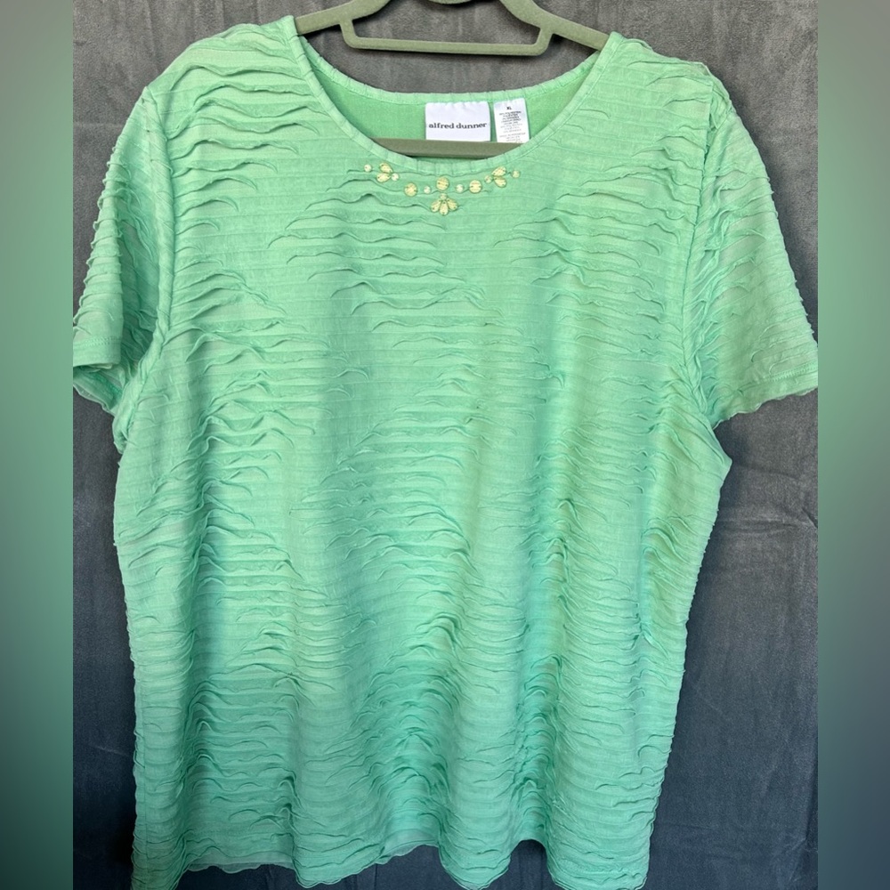 Alfred Dunner XL blouse. 98% polyester 2% spandex